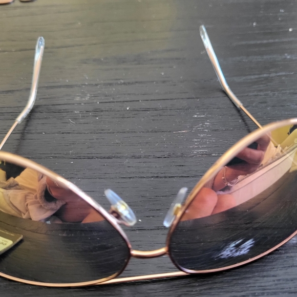 Foster Grant sunglasses - Picture 3 of 4